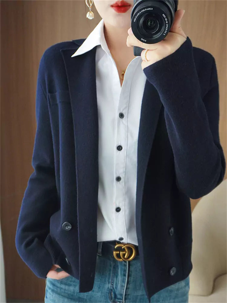 Cárdigan corto de punto camello de moda para mujer