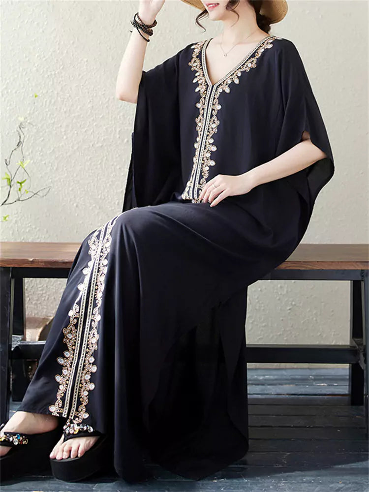 Große Größe, aufwendig besticktes Maxikleid aus Viskose mit V-Ausschnitt und kurzen Ärmeln im Urlaubsstil
