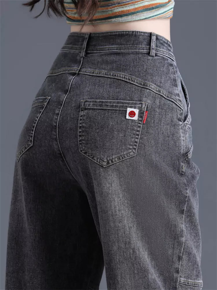 Vaqueros grises ajustados y recortados para mujer