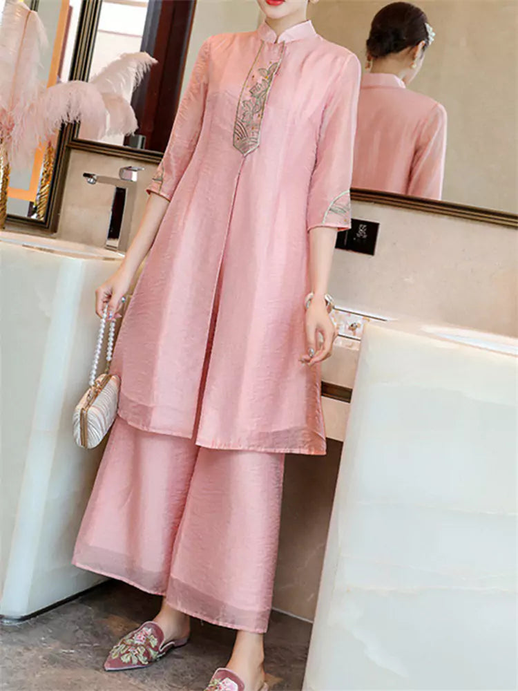 Conjunto de dos piezas de top largo con cuello alto bordado estilo chino vintage y pantalones anchos para mujer.