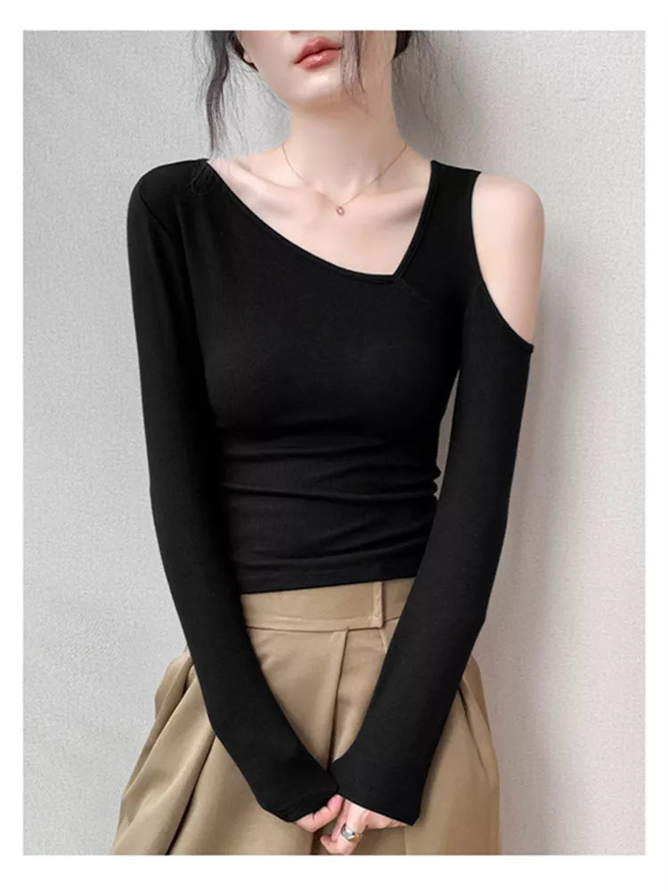 Schmal geschnittenes, schulterfreies Top mit stylischem Cut-Out-Detail