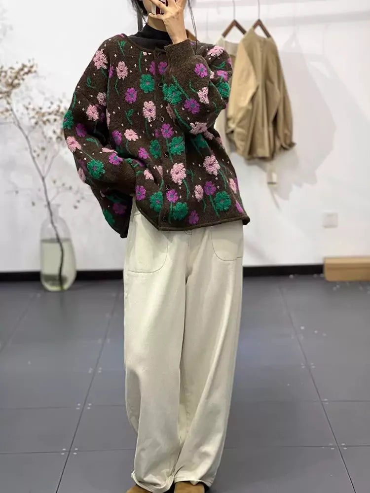 Cárdigan con bordado floral intrincado y cierre de un solo botón