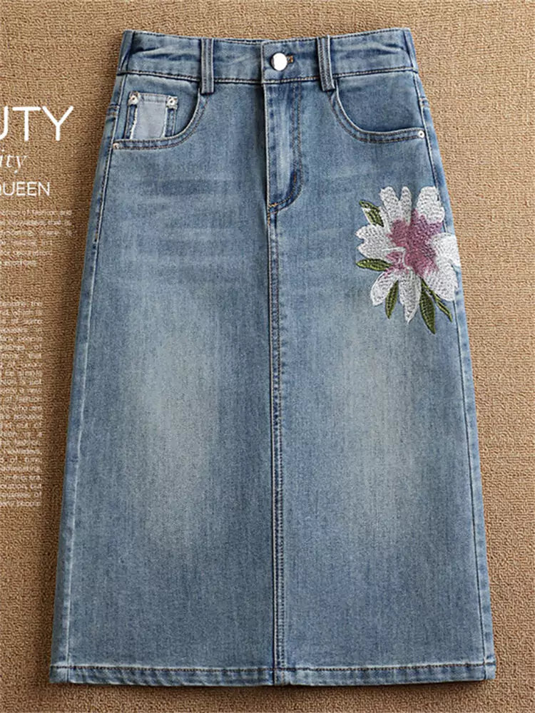 Trendiger bestickter Jeans-Bleistiftrock mit elastischem, hohem Bund und Rückenschlitz