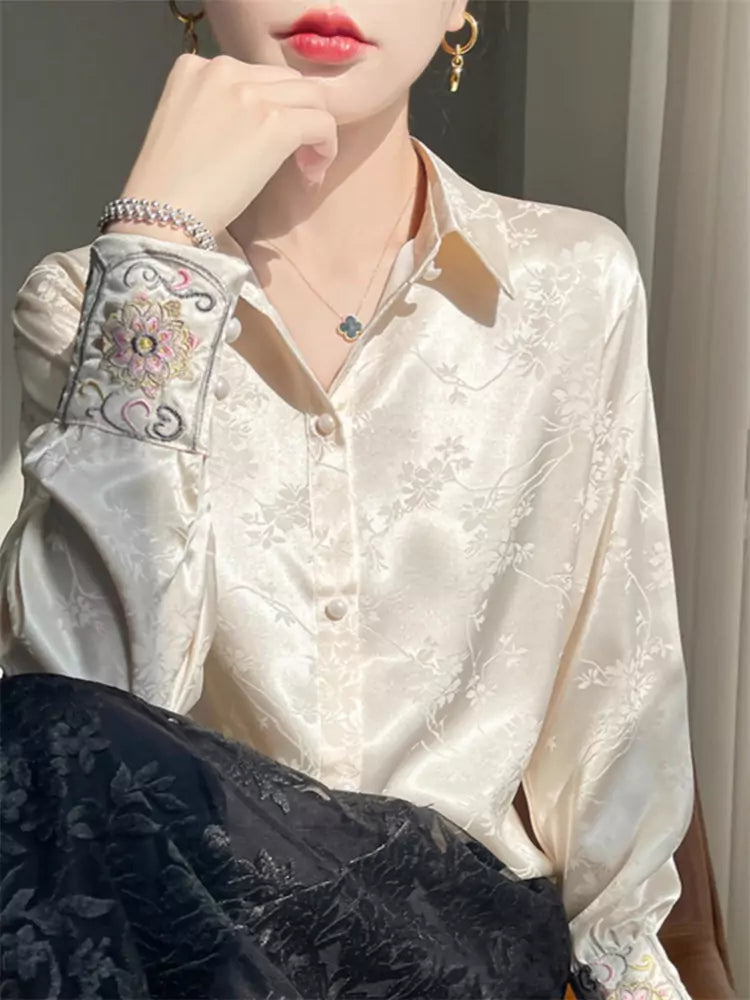 Blusa vintage de jacquard oriental negro con acabado satinado de acetato
