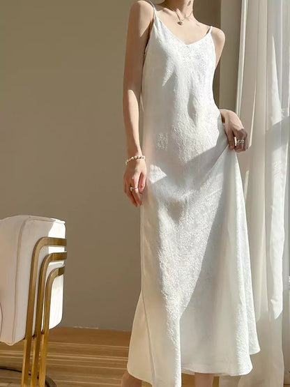 Fashionable V-Neck White Jacquard Maxi Slip Dress for Layering