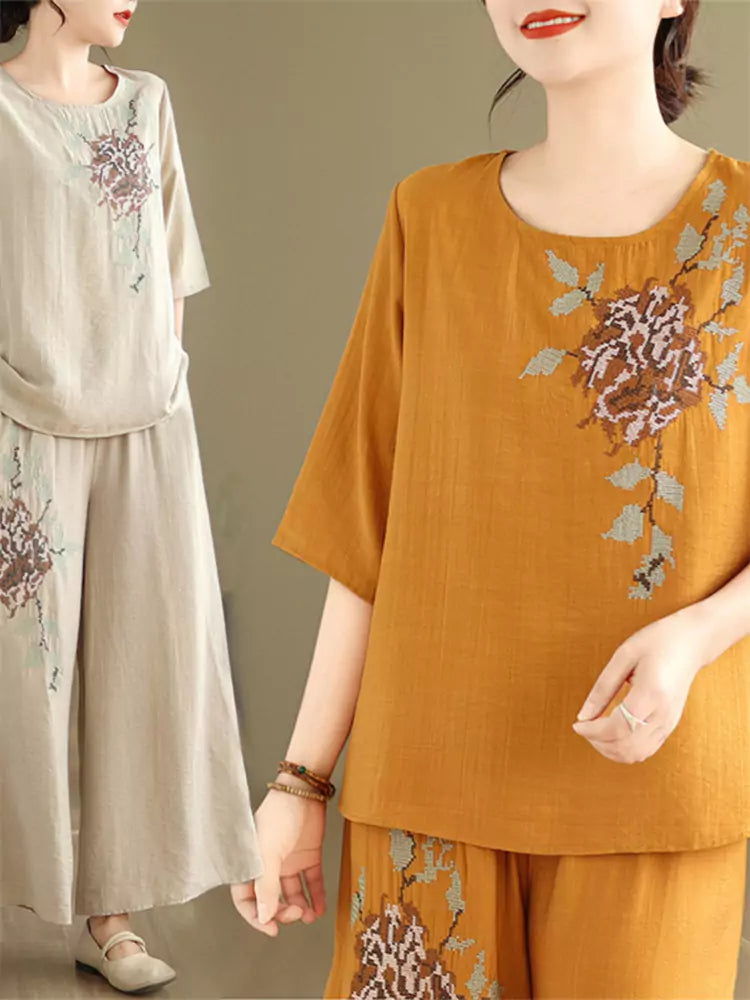 Vintage-Zweiteiler aus besticktem Baumwoll-Leinen-Mix für Damen: Lockere Bluse und weite Hose.