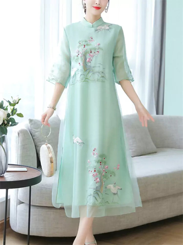 Elegant Modern Cheongsam-Inspired Long Dress with Floral Stitching