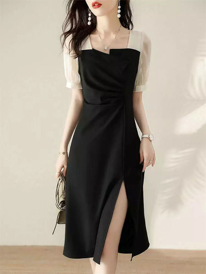 Französisches farbblockbesetztes, figurbetontes Chiffon-Midikleid mit Schlitz und kurzen Ärmeln