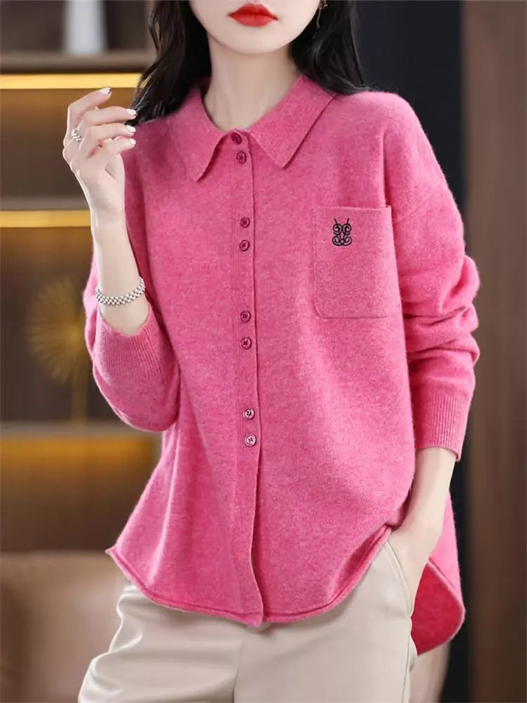 Damen-Strickpullover aus Wolle mit Polokragen und Stickerei im Vintage-Stil
