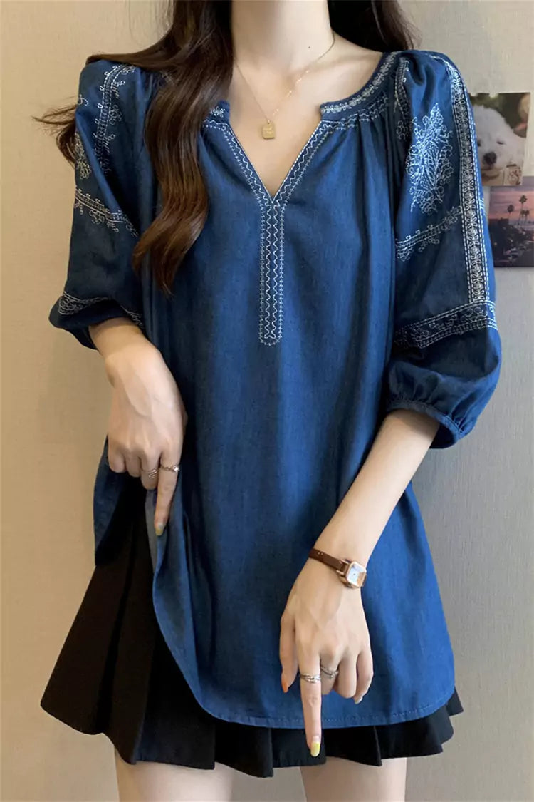 Camisa vaquera de manga corta con cuello en V y bordado estilo bohemio de talla grande para mujer
