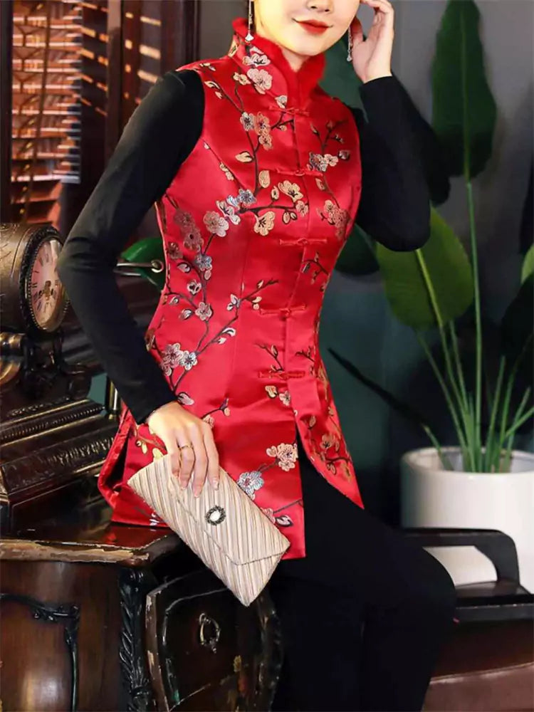Stilvolle, rot bestickte, mittellange Weste im chinesischen Vintage-Stil mit pelzbesetztem Stehkragen für Damen
