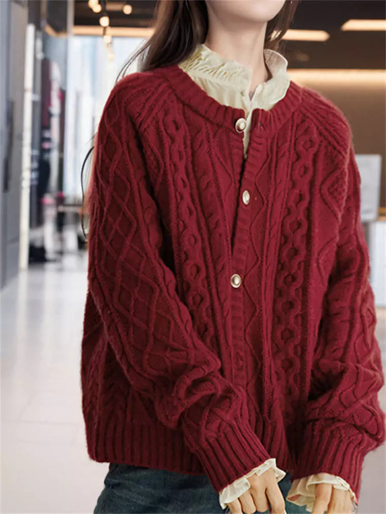 Kurzer, roter, grob gestrickter Damen-Cardigan mit Rundhalsausschnitt