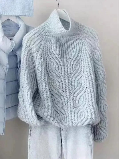 Suéter de punto trenzado con cuello alto azul claro para mujer