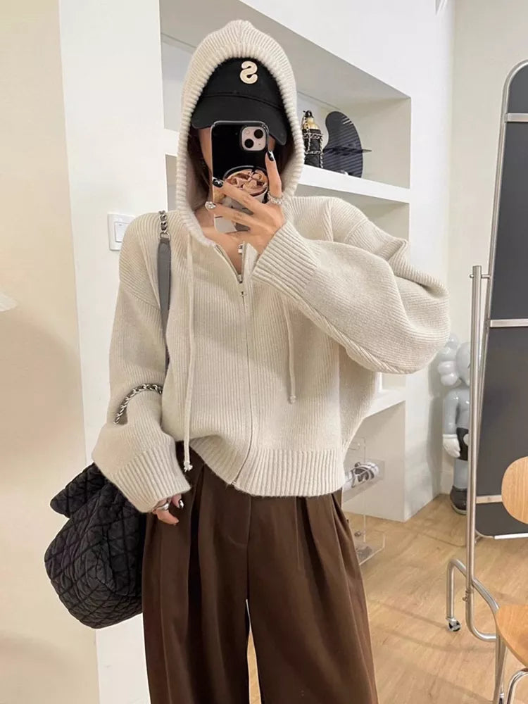 Beigefarbene Strickjacke mit Kapuze und Reißverschluss für Damen