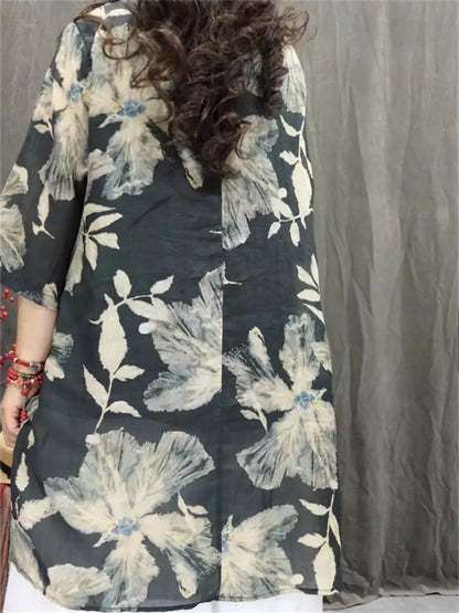 Schwarzes, locker geschnittenes, mittellanges Ramie-Top im Vintage-Stil mit 3/4-Ärmeln und Blumenmuster