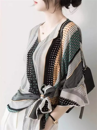 Stilvolle asymmetrische Chiffonbluse mit Bindegürtel und V-Ausschnitt für Damen