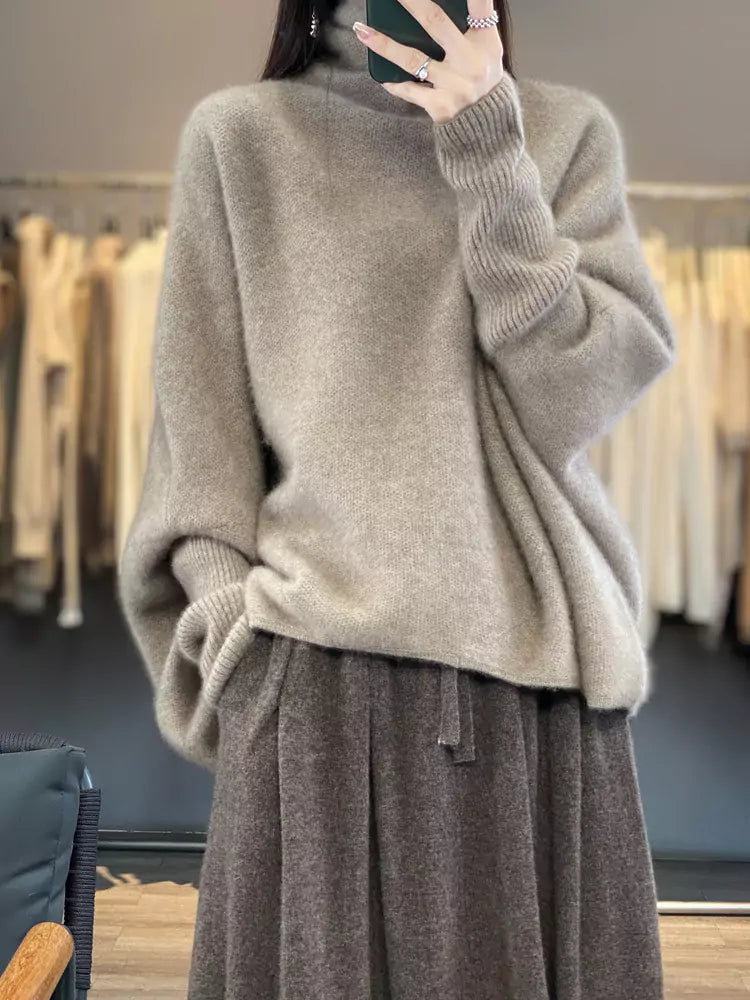 Lila, dicker Wollpullover mit hohem Kragen und Fledermausärmeln für Damen im lockeren, gemütlichen Stil