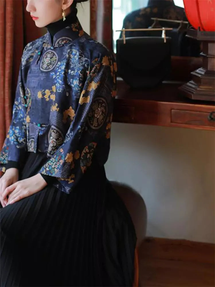 Vintage Chinese-Style Short Jacket with Flowing Sleeves