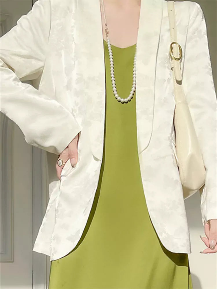Eleganter, schicker weißer Jacquard-Blazer mit schlankmachender Wirkung und orientalischem Flair
