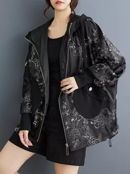 Stylischer Oversize-Kapuzenpullover mit Reißverschluss und aufwendiger Stickerei