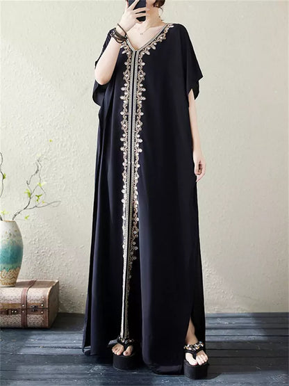 Große Größe, aufwendig besticktes Maxikleid aus Viskose mit V-Ausschnitt und kurzen Ärmeln im Urlaubsstil