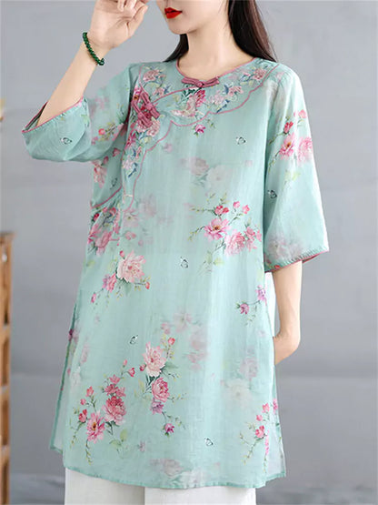 Damenbluse aus Ramie im chinesischen Stil mit diagonal bestickter Knopfleiste, halben Ärmeln und Zen-inspiriertem Muster