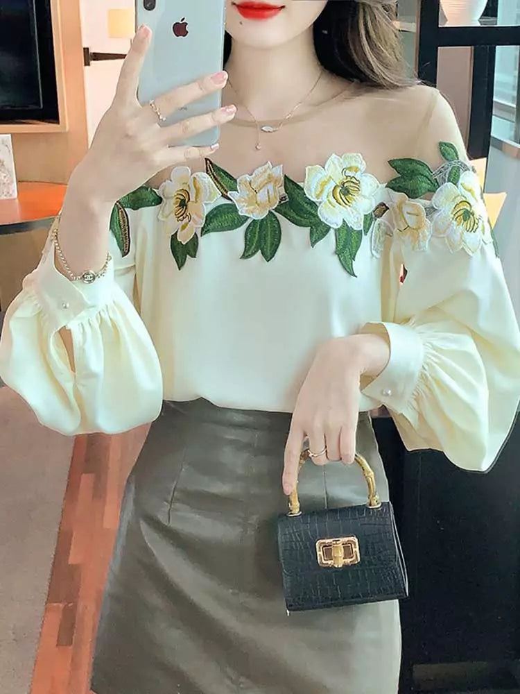 Blusa francesa de malla con bordado floral y patchwork para mujer