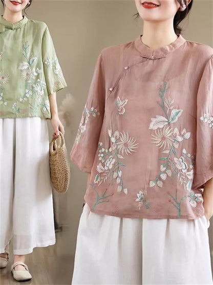 Vintage-Leinenbluse mit Stehkragen, asymmetrischer Knopfleiste und Stickerei für Damen