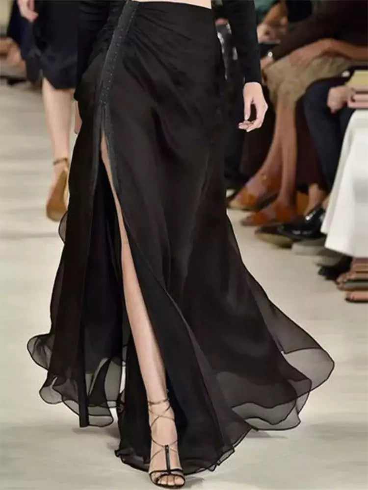 Eleganter, hochtaillierter Chiffon-Rock mit Seitenschlitz und Rüschensaum