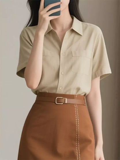 Conjunto elegante de camisa de manga corta y falda tubo retro para mujer