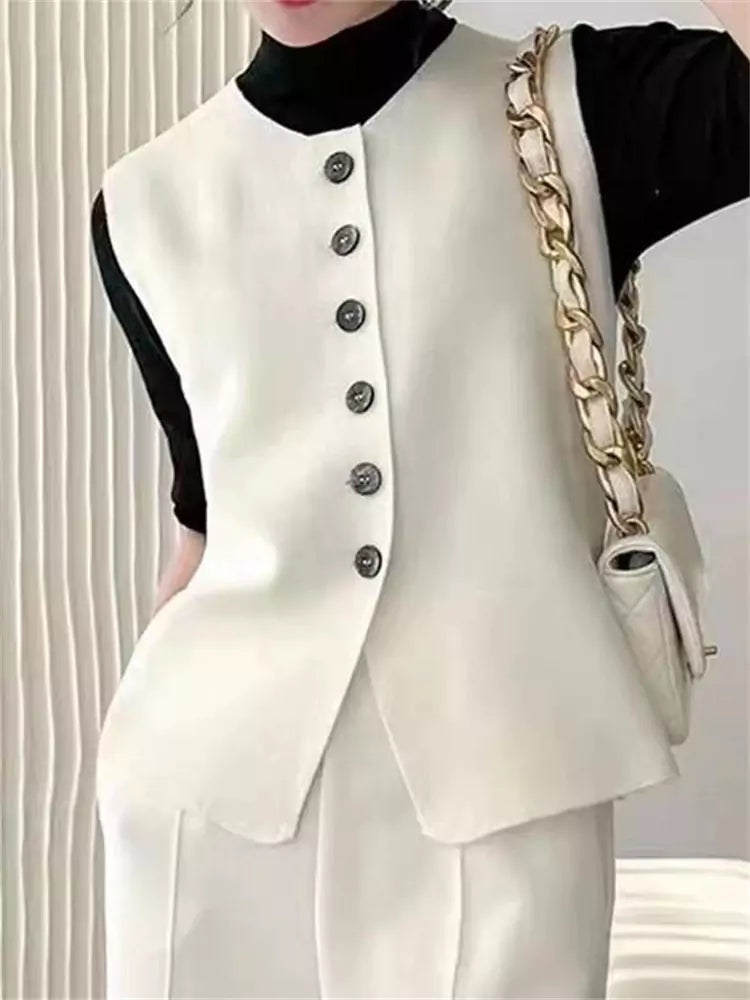 Elegante, taillierte Weste aus weißer Wolle für Damen – ärmellos, schmal geschnitten, Rundhalsausschnitt