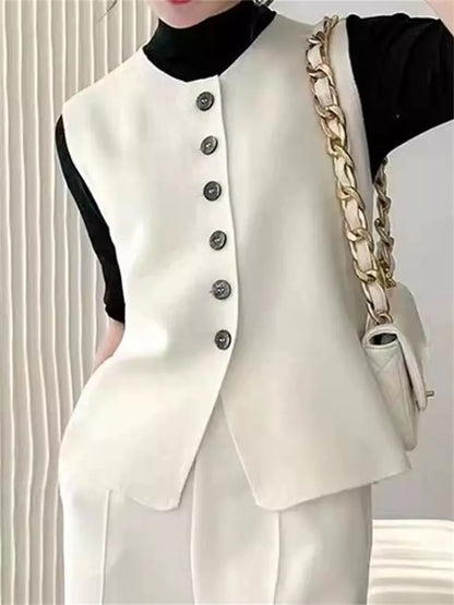 Elegante, taillierte Weste aus weißer Wolle für Damen – ärmellos, schmal geschnitten, Rundhalsausschnitt