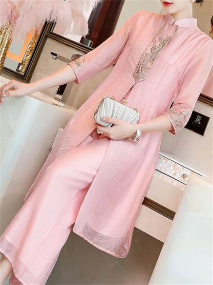 Conjunto de dos piezas de top largo con cuello alto bordado estilo chino vintage y pantalones anchos para mujer.