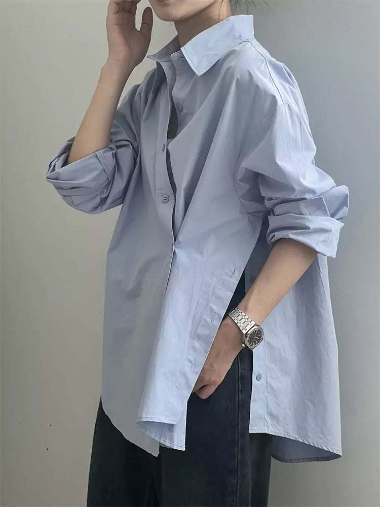 Leichtes, unregelmäßig geschnittenes, geknöpftes Midi-Hemd für Damen