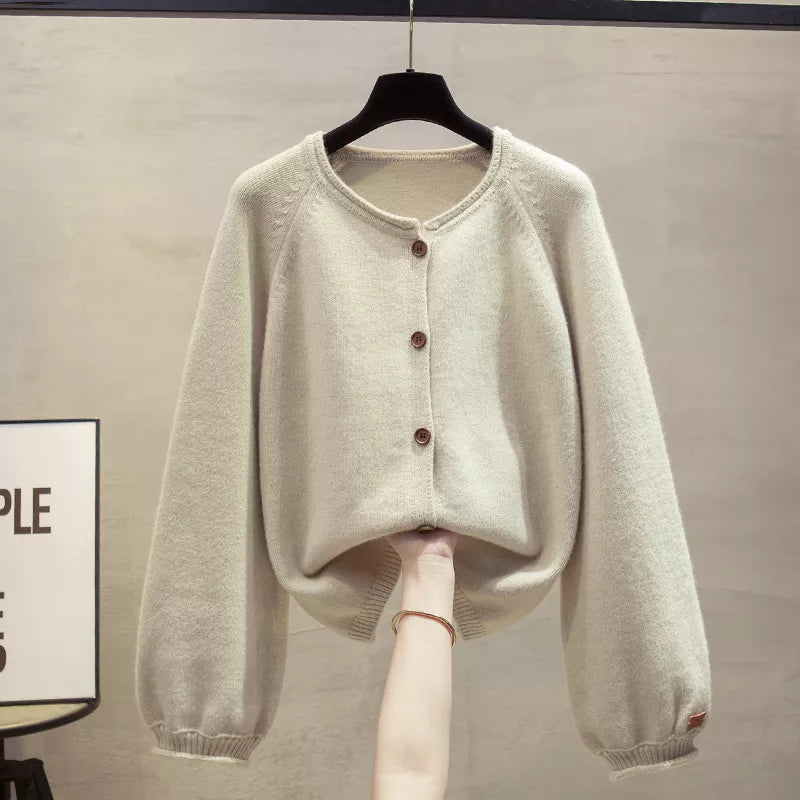 Cárdigan de punto con cuello redondo y botones en color liso para mujer