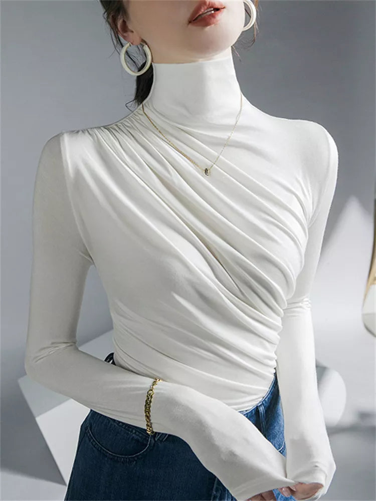 Top básico de modal con cuello alto color café para mujer