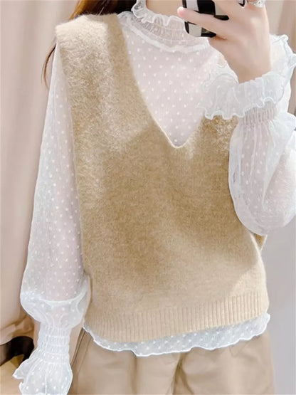 Sexy, transparentes Mesh-Top mit hohem Kragen und Spitzenbesatz