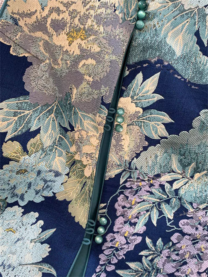 Schicke, bestickte Weste mit orientalischem Flair