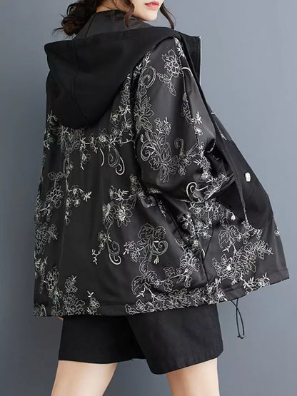 Stylischer Oversize-Kapuzenpullover mit Reißverschluss und aufwendiger Stickerei