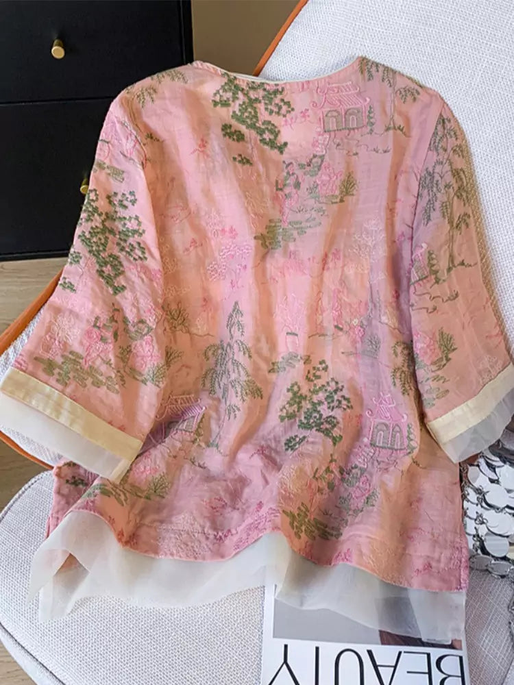 Blusa ligera de algodón y lino bordada con paisaje artístico y patchwork de organza en estilo chino moderno.