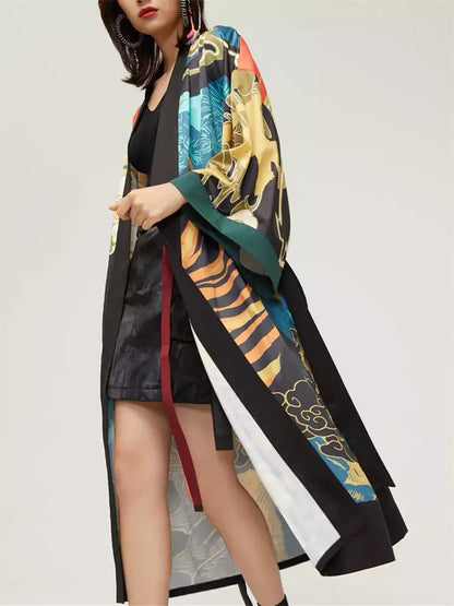 Vintage Kimono-Cardigan im chinesischen Stil – Locker geschnittene, mittellange Jacke mit offener Vorderseite und Tigerprint aus der Peking-Oper.