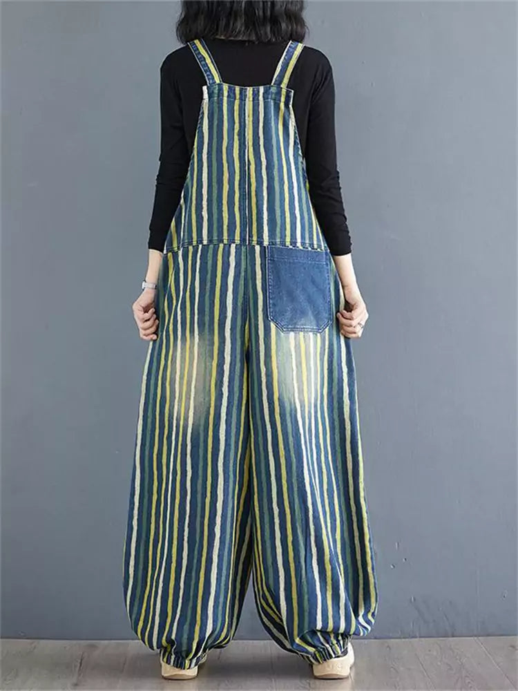 Mono vaquero vintage a rayas de talla grande: corte holgado y estilo informal adelgazante.