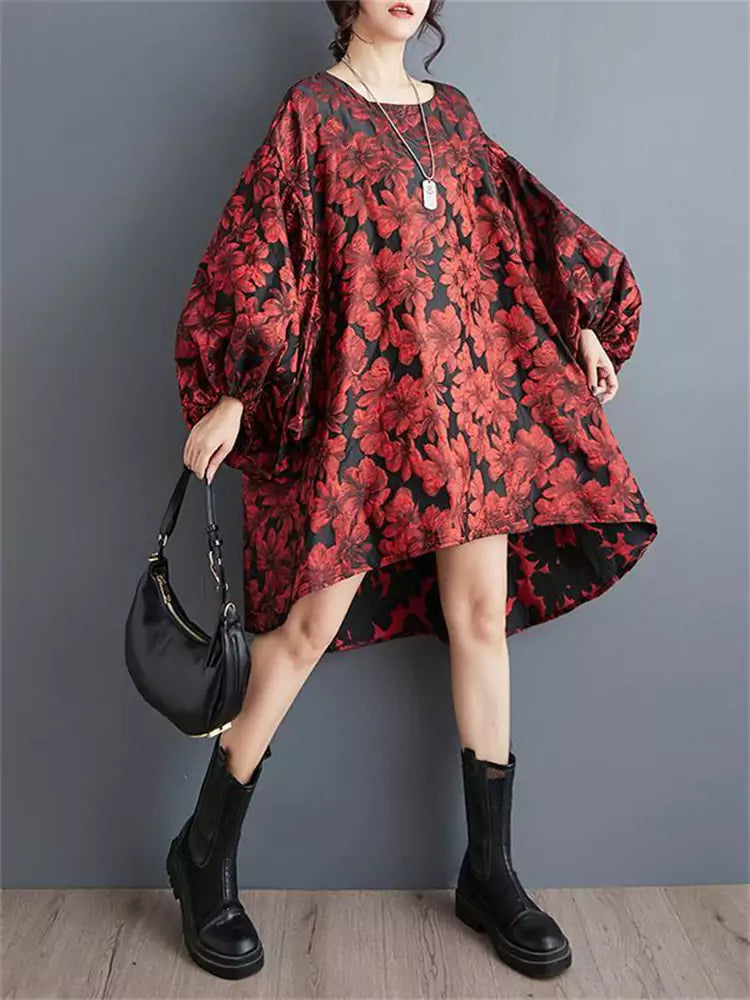 Modisches, übergroßes rotes Kleid mit floralem Jacquardmuster und Puffärmeln
