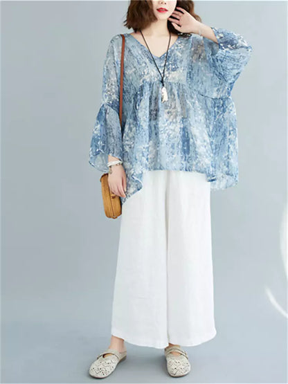 Sommerliche, locker geschnittene, figurschmeichelnde Chiffonbluse mit Print und V-Ausschnitt für Damen