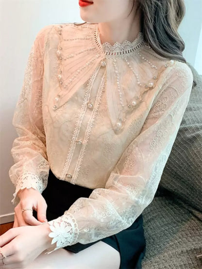 Elegante, langärmelige Chiffonbluse im französischen Stil mit Spitze und Perlen für Damen