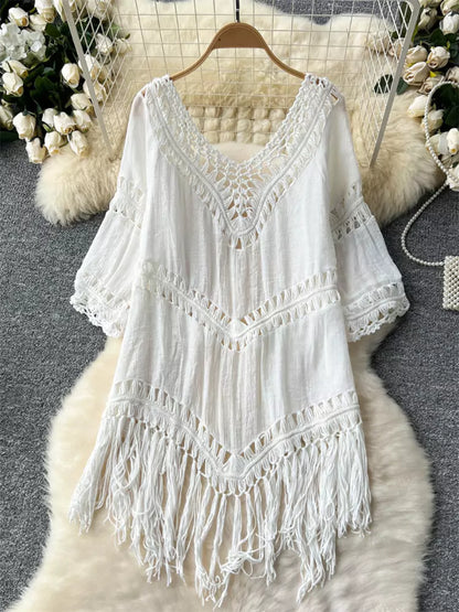 Strandurlaub Boho Häkelkleid mit V-Ausschnitt, Quasten und Lochmuster