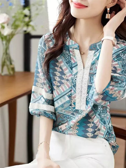 Leichte Bluse im Boho-Stil mit V-Ausschnitt und Spitzenbesatz für Damen
