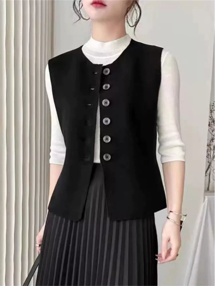 Chic White Wool Knit Waist-Defining Vest for Women – Slim Fit Sleeveless Round Neck