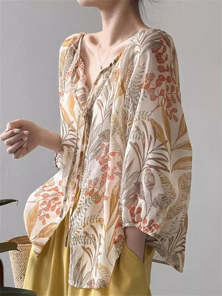 Französische Chiffonbluse mit V-Ausschnitt, Bindeband vorne und Blumenmuster für Damen – lockere Passform mit Dreiviertelärmeln