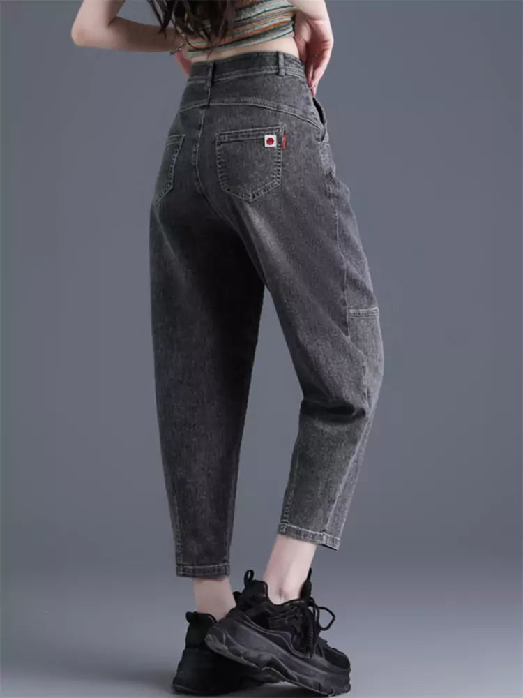 Vaqueros grises ajustados y recortados para mujer